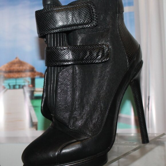 $285 BCBG MAXAZRIA MA NIGHT Leather Platform Sky High Heels Booties Boots - Picture 3 of 8